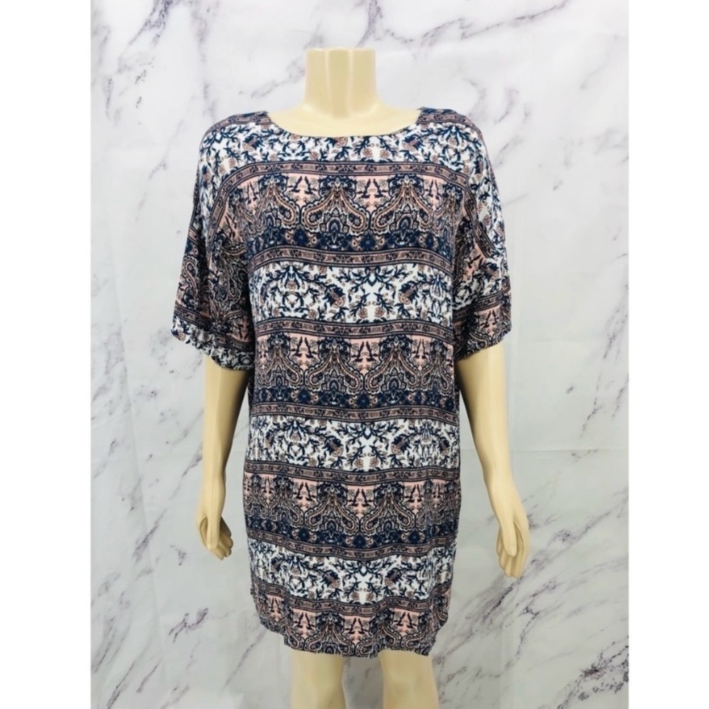 J032 Boohoo Amelia Floral Paisley Shift Tee Shirt Dress